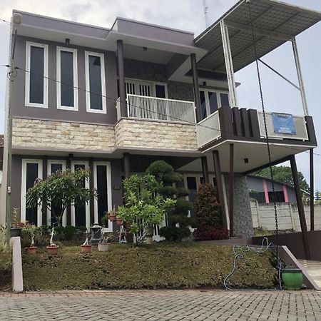 Villa Kusuma Hill A8 Batu  Buitenkant foto