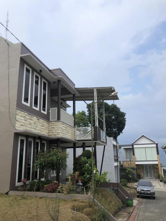 Villa Kusuma Hill A8 Batu  Buitenkant foto