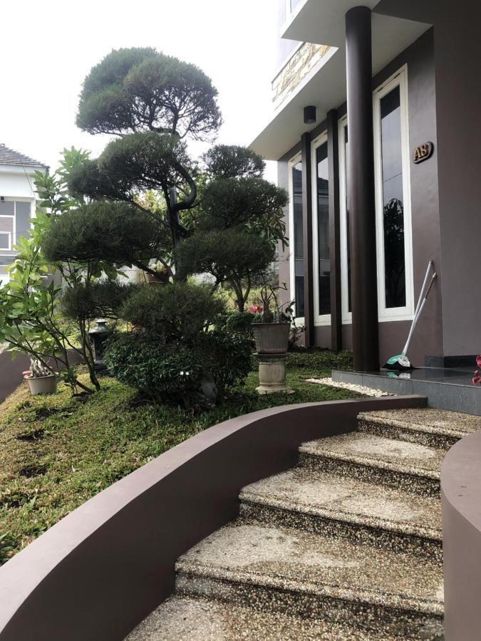 Villa Kusuma Hill A8 Batu  Buitenkant foto