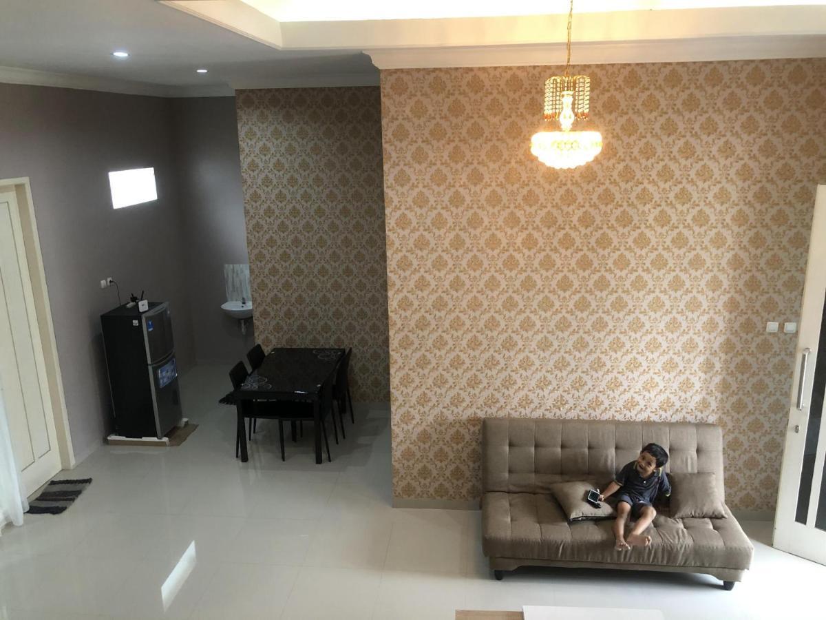 Villa Kusuma Hill A8 Batu  Buitenkant foto